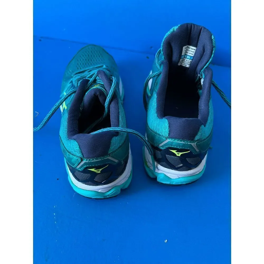 Mizuno Wave Lightning Z Black Silver Yellow Indoor Womens Volleyball Shoes